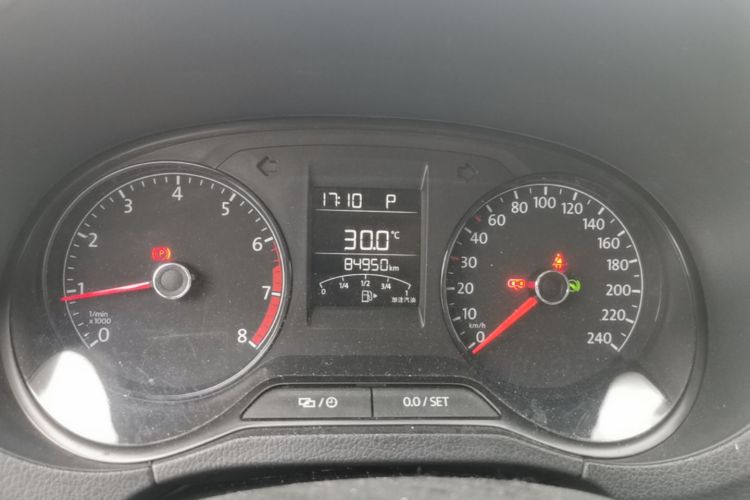 Volkswagen Polo 2016 car image #12
