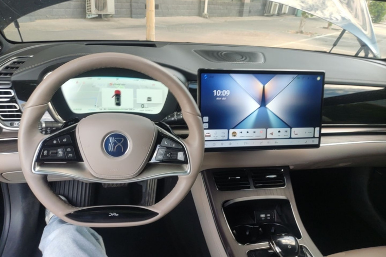 BYD Han 2024 car image #10
