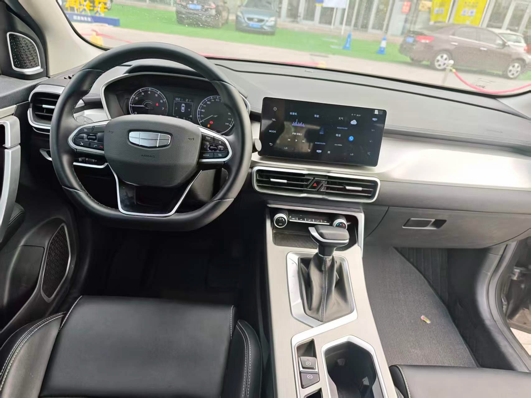 GEELY Coolray 2025 #3 GEELY Coolray 2025 car image #3