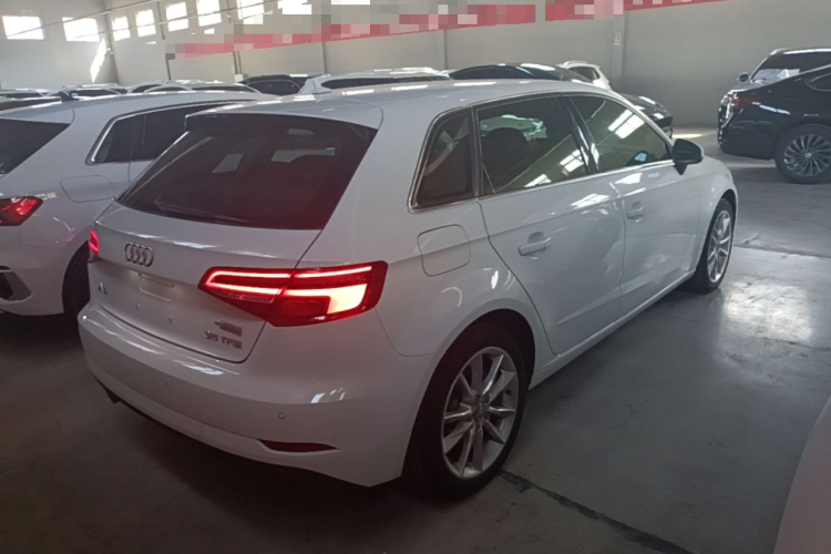Audi A3 2018 car image #5