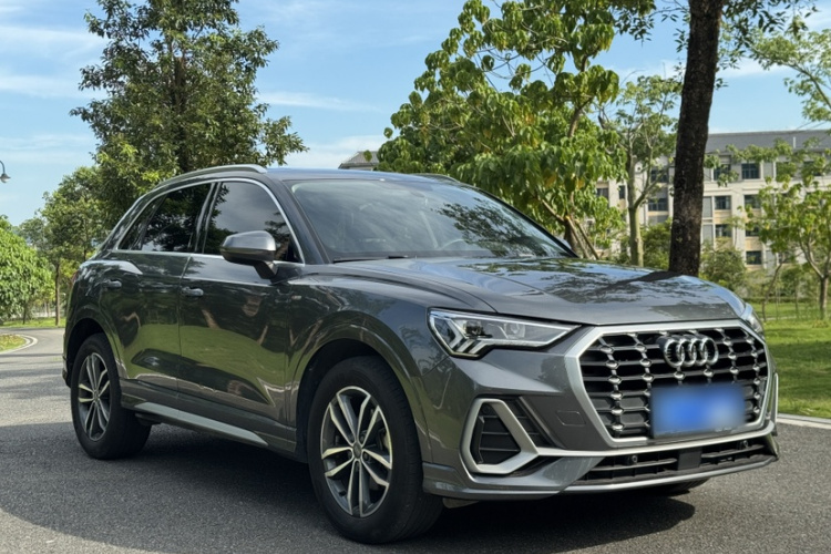 Audi Q3 2021 car image #6