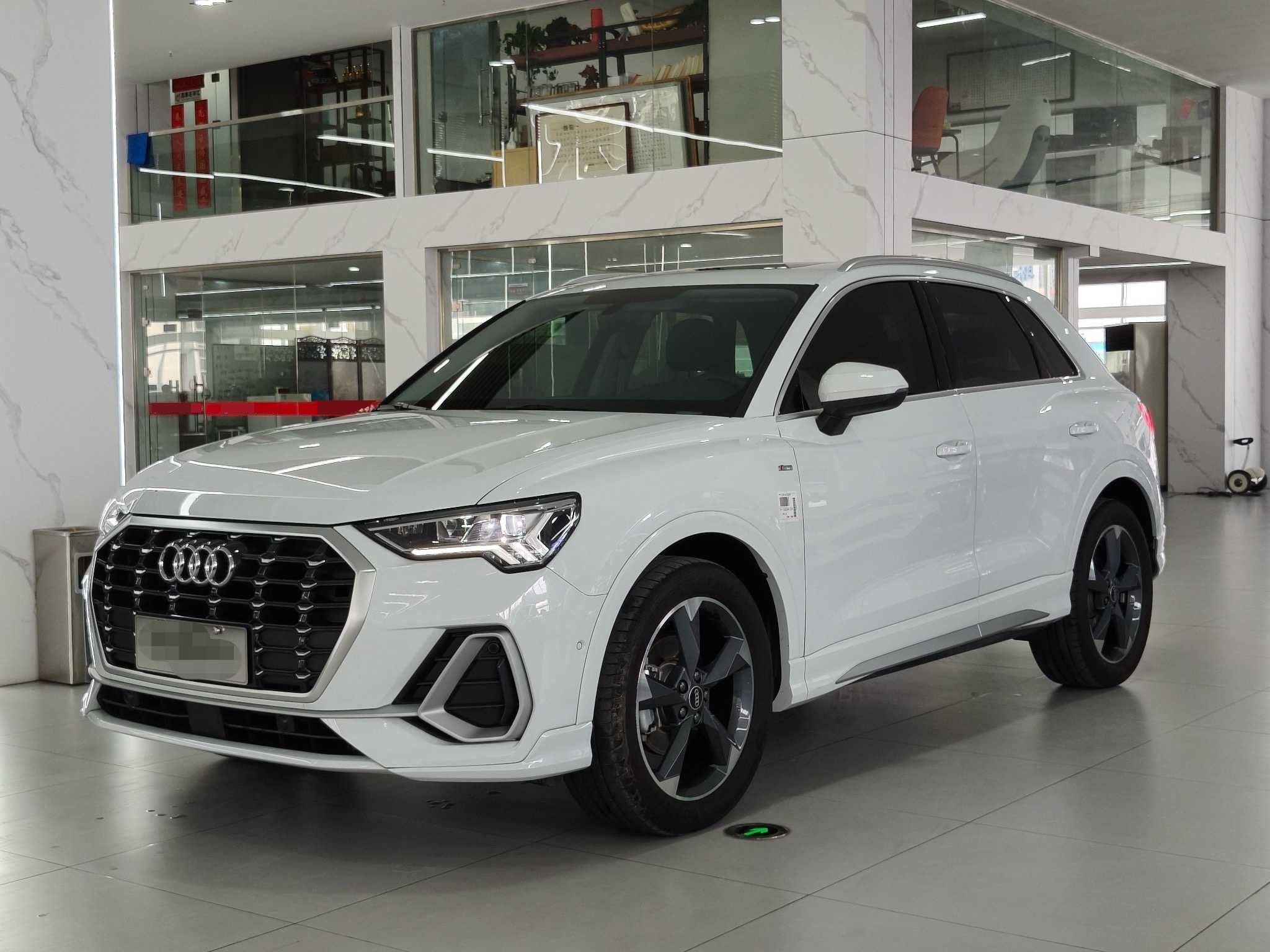 Audi Q3 2023 Audi Q3 2023 car image