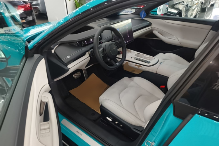 MI SU7 2025 car image #16