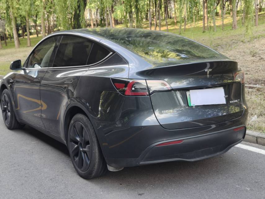 Tesla Model Y 2024 #8 Tesla Model Y 2024 car image #8