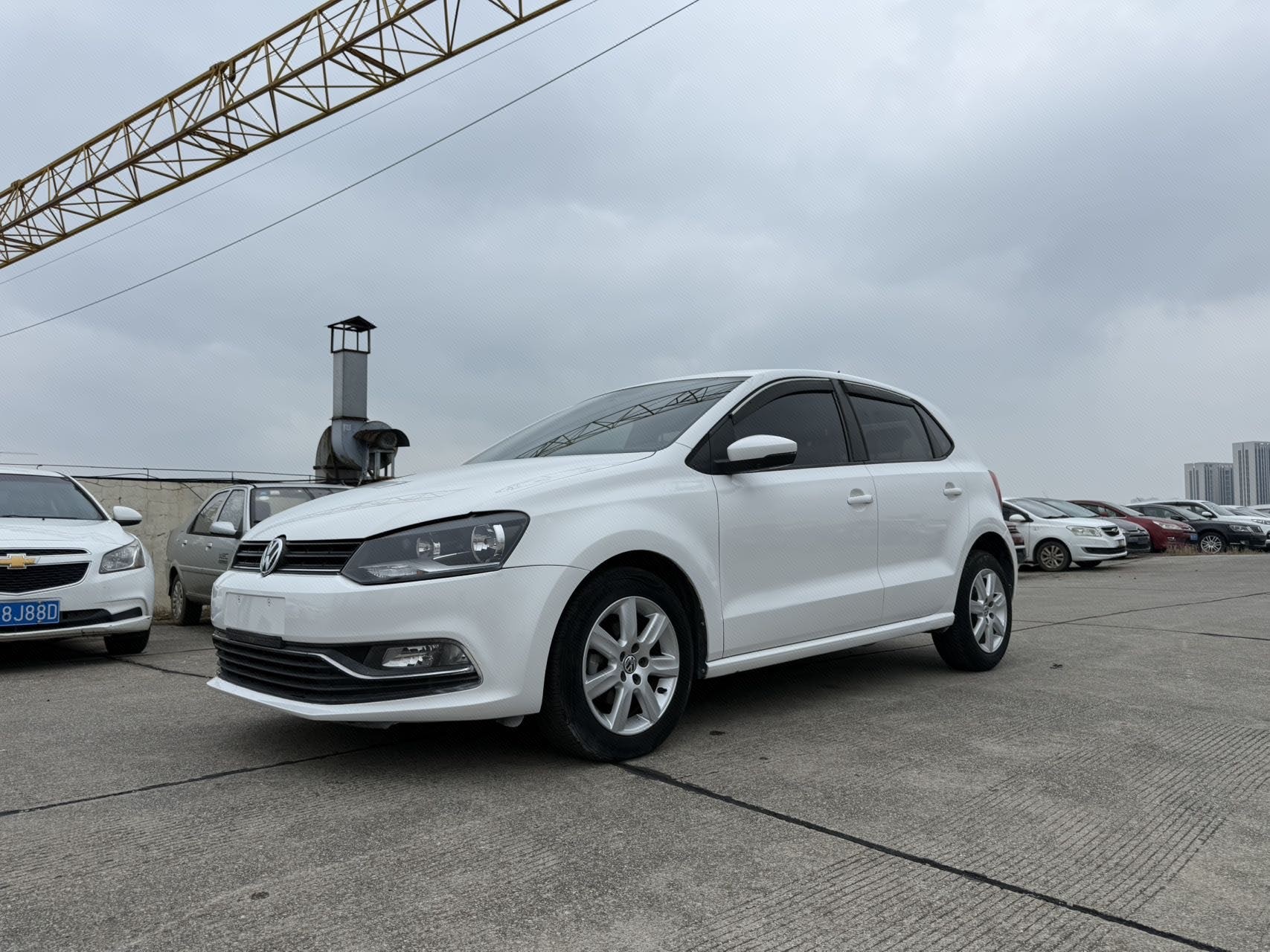 Volkswagen Polo 2016 car image 
