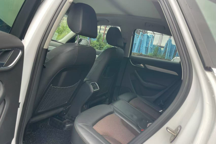 Audi Q3 2019 #11 Audi Q3 2019 car image #11