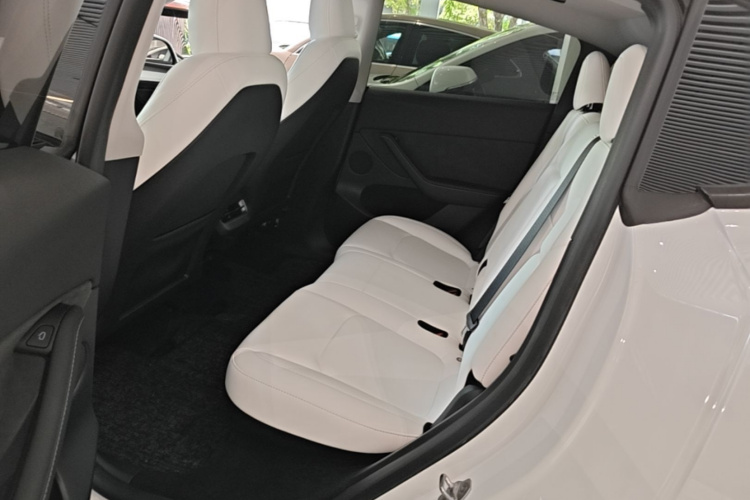 Tesla Model Y 2023 #17 Tesla Model Y 2023 immagine di auto #17