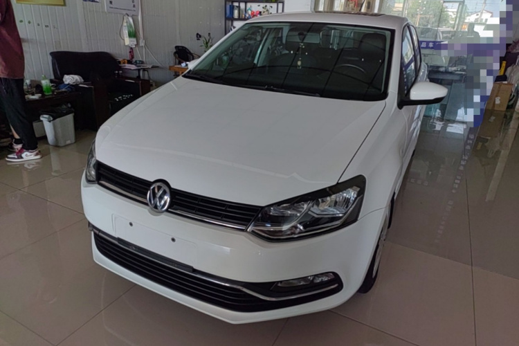 Volkswagen Polo 2019 car image #2