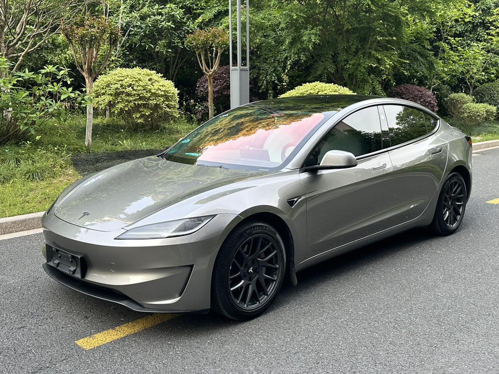 Tesla Model 3 2024 Tesla Model 3 2024 immagine di auto
