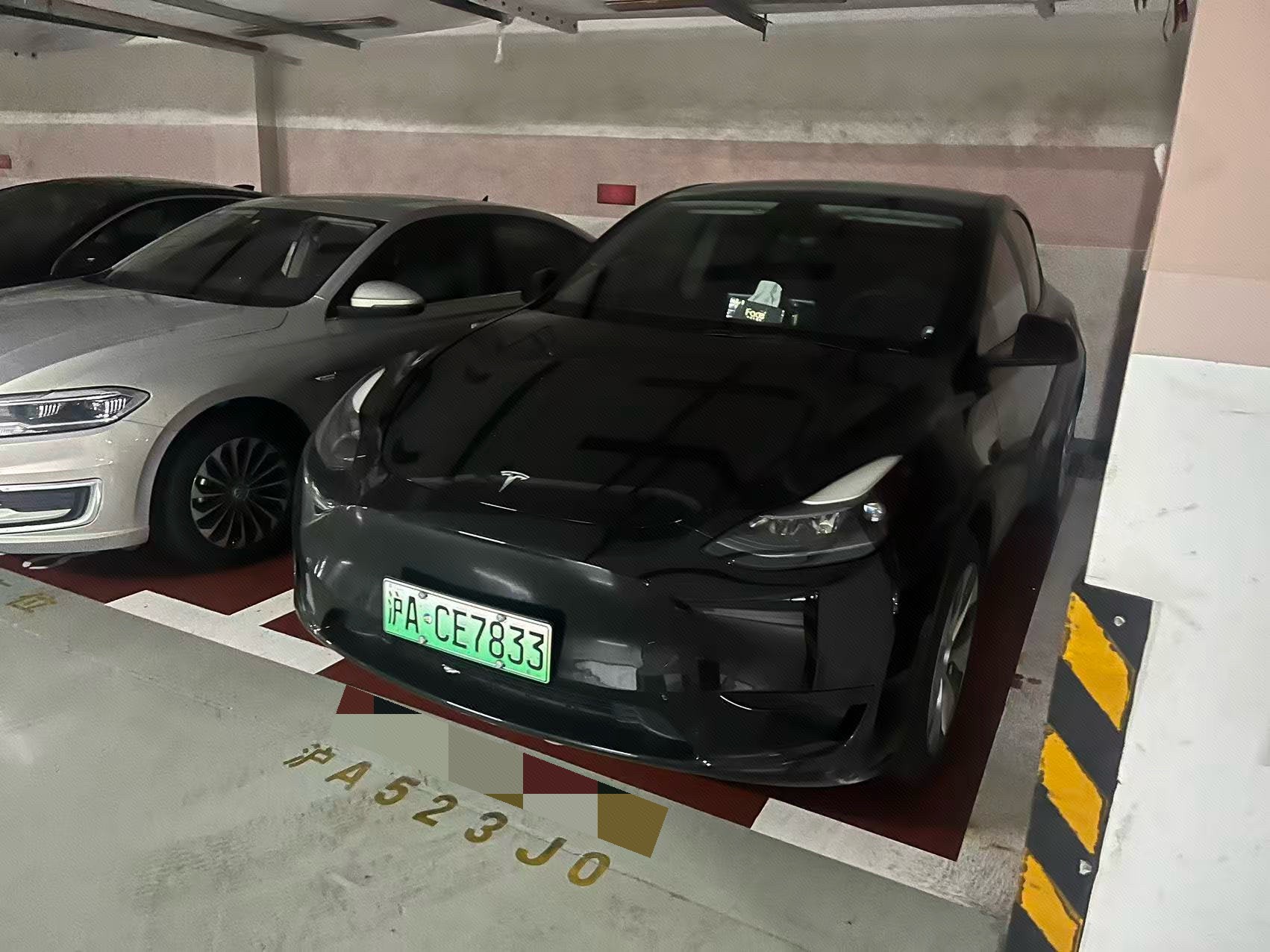 Tesla Model Y 2023 car image 