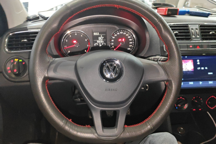 Volkswagen Polo 2015 imagem de carro #11