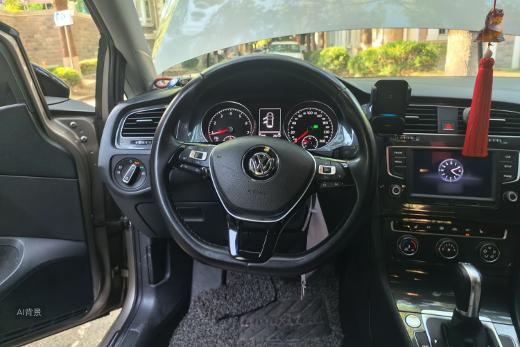 Volkswagen Golf 2017 car image #12