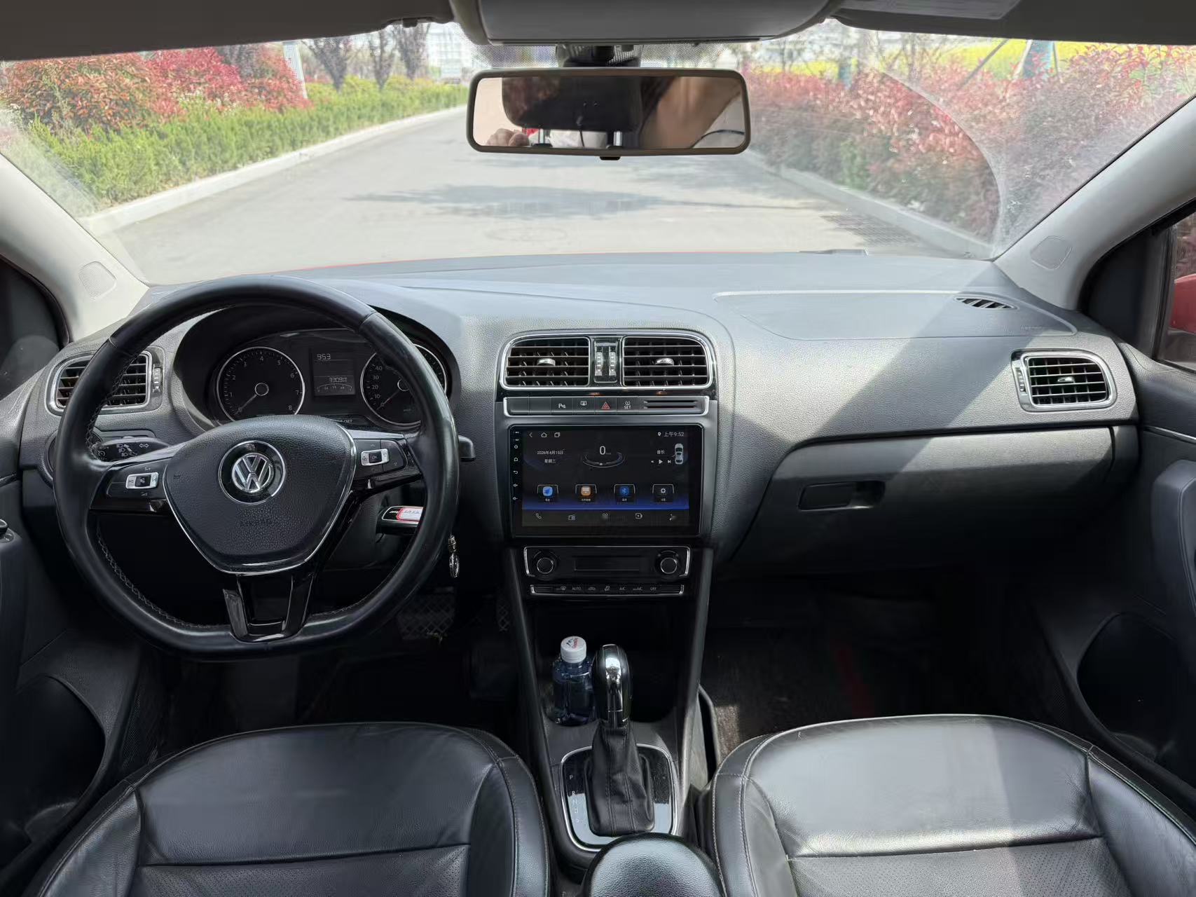 Volkswagen Polo 2015 car image #5