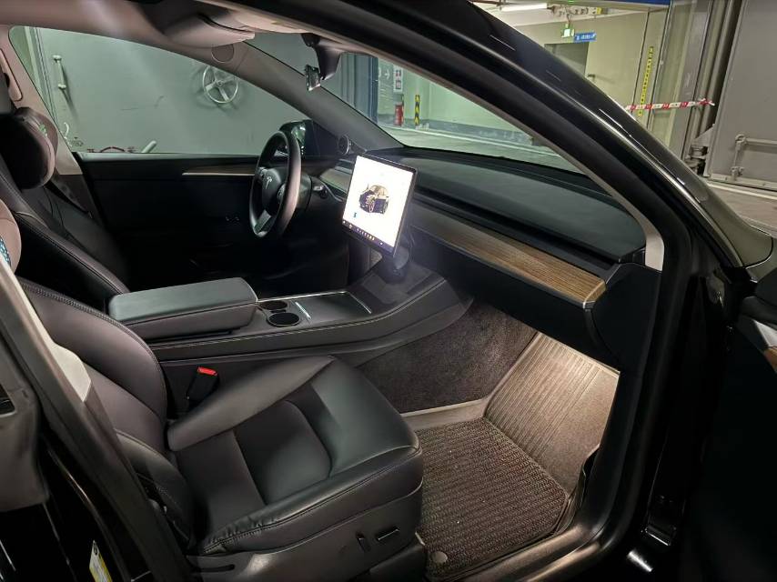 Tesla Model Y 2022 car image #9
