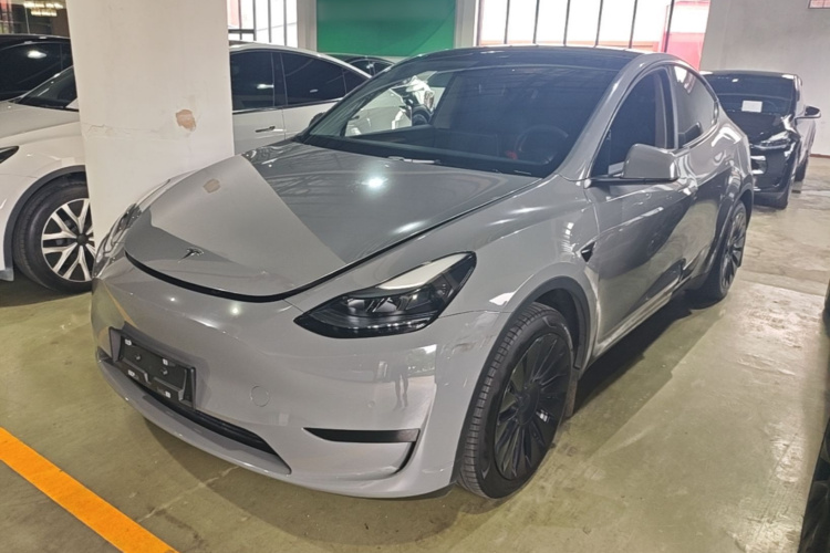 Tesla Model Y 2023 #2 Tesla Model Y 2023 car image #2