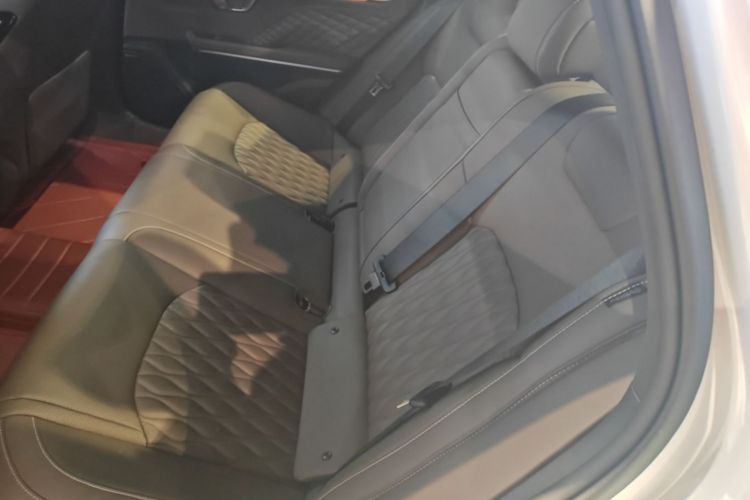 BYD Han 2024 car image #17