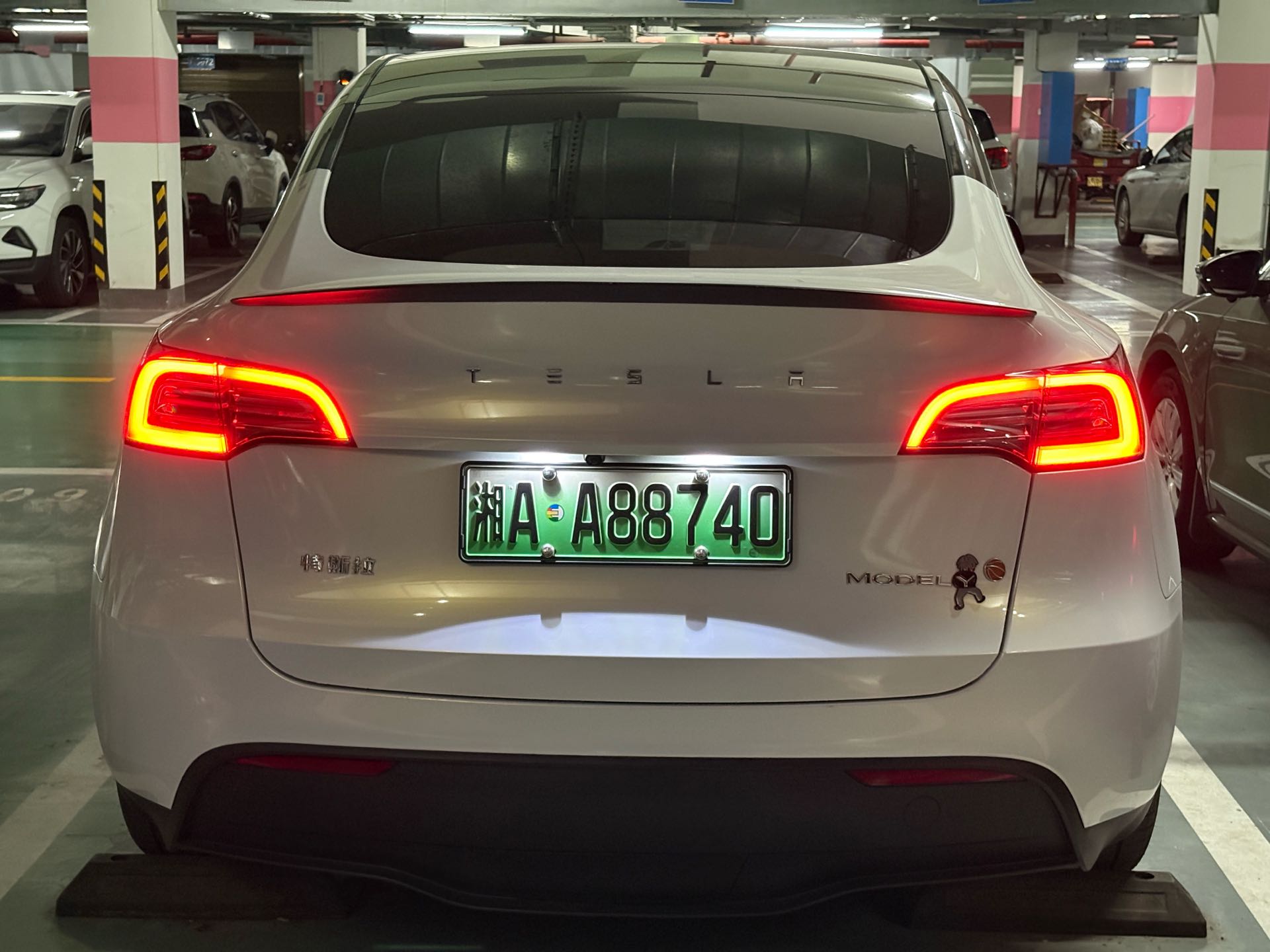 Tesla Model Y 2024 #5 Tesla Model Y 2024 immagine di auto #5