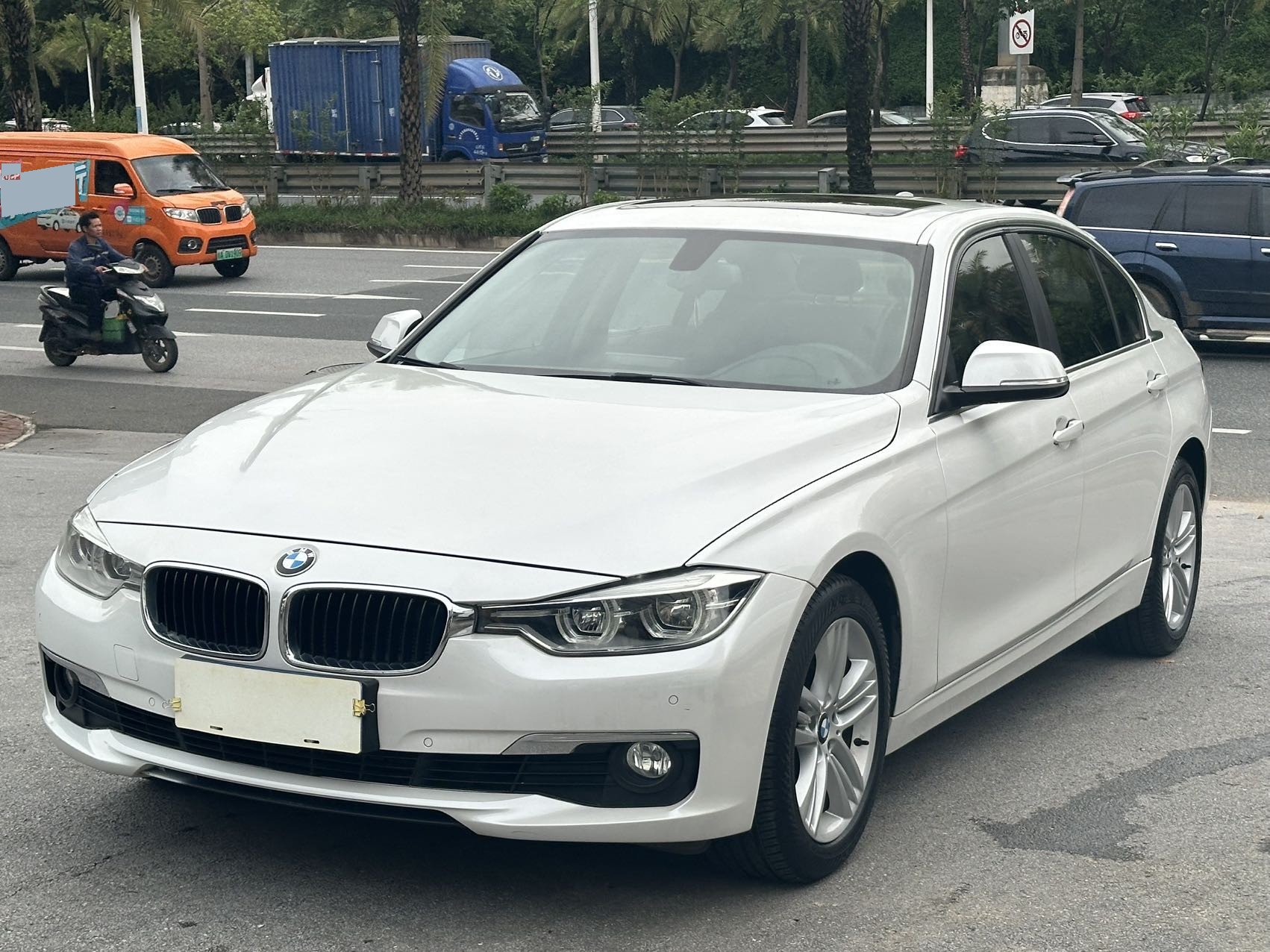 2016 2016 car image