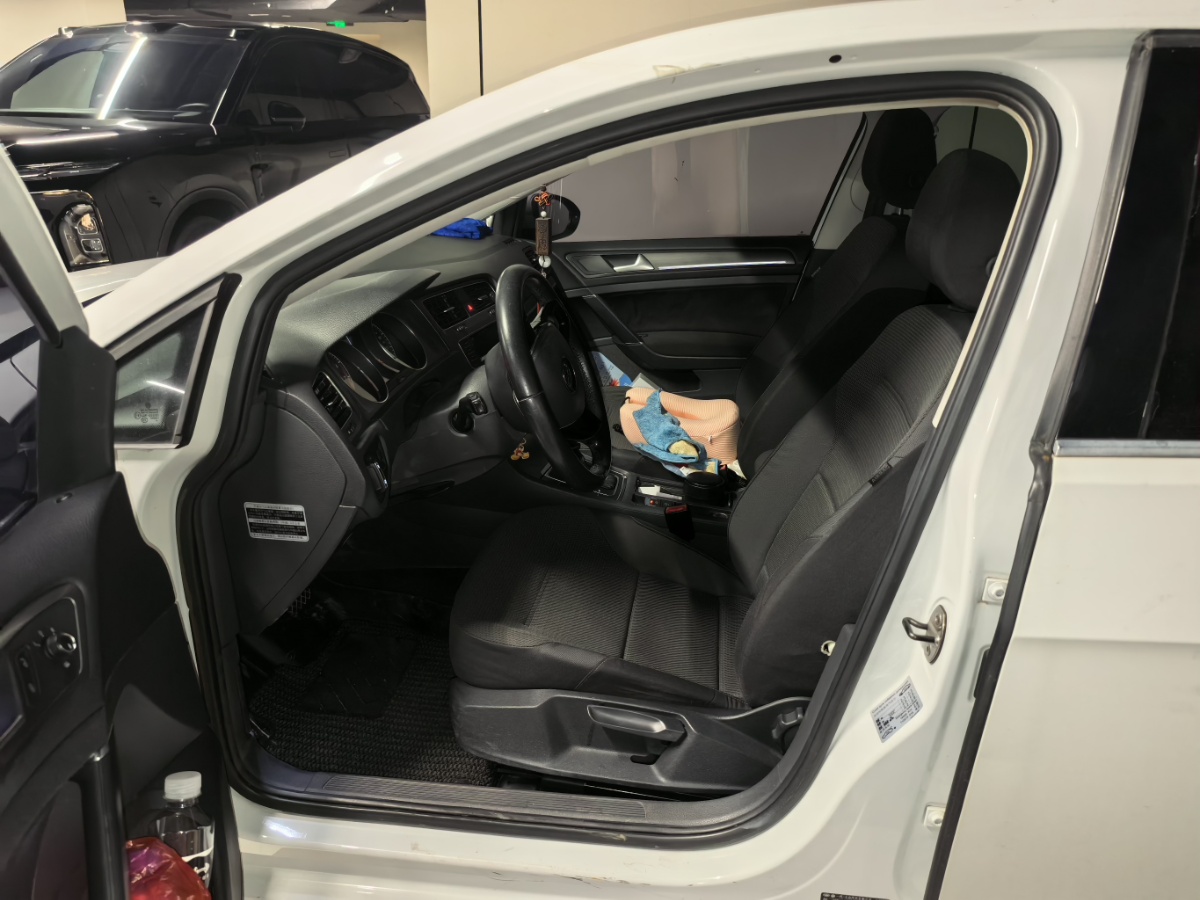 Volkswagen Golf 2014 car image #9