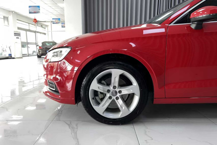 Audi A3 2019 car image #7