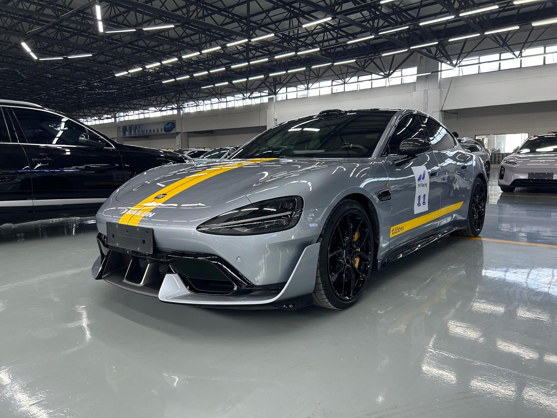 小米汽车 小米SU7 Ultra 2025 汽车图片 