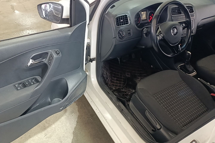 Volkswagen Polo 2017 #16 Volkswagen Polo 2017 car image #16
