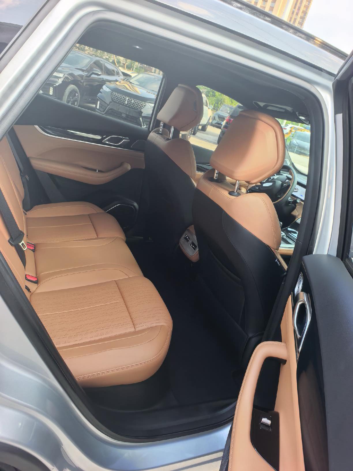 GEELY Boyue L 2025 image de voiture #4