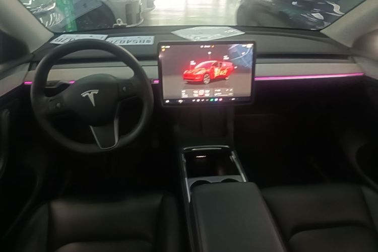 Tesla Model Y 2024 #10 Tesla Model Y 2024 car image #10