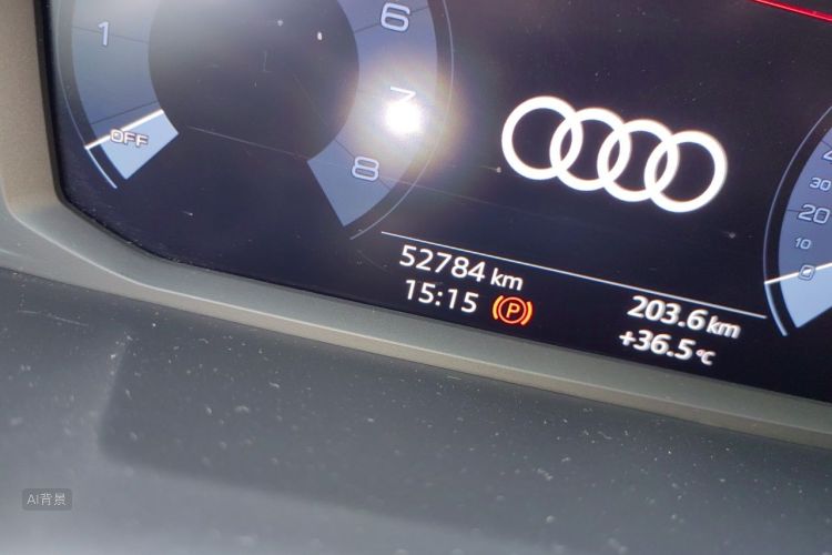 Audi Q3 2021 car image #14