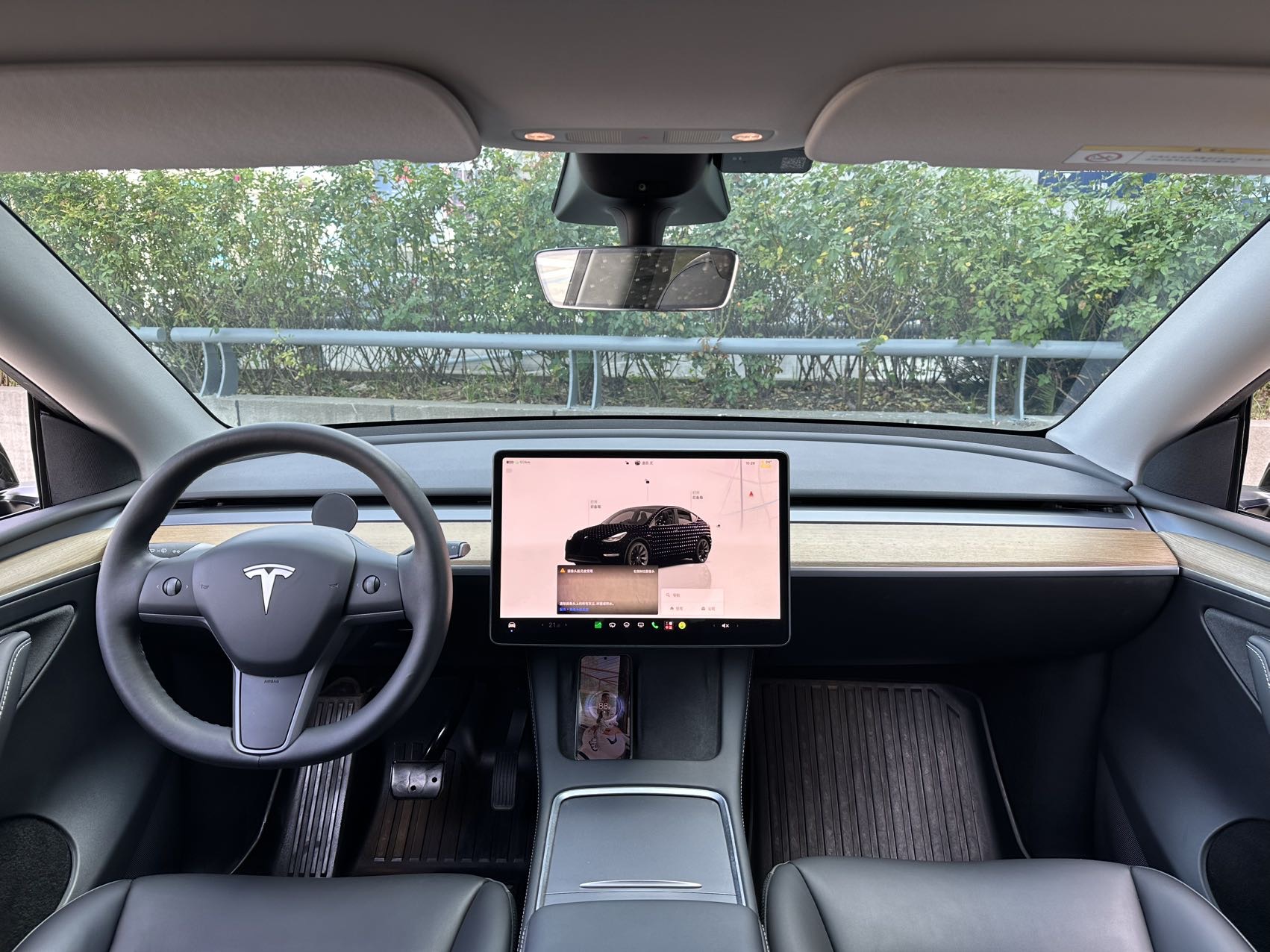 Tesla Model Y 2022 #16 Tesla Model Y 2022 car image #16