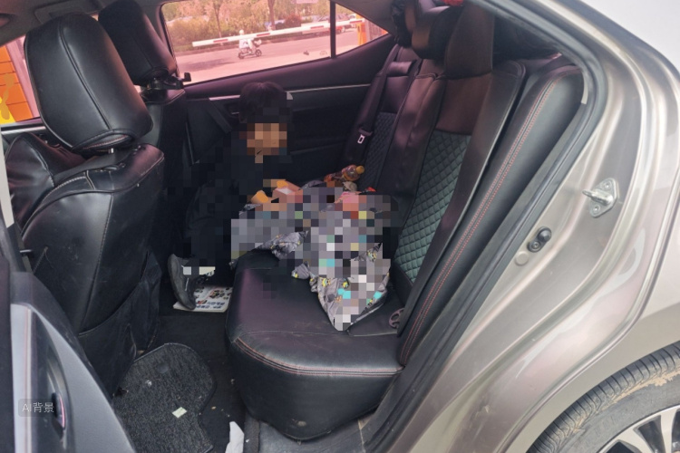 Toyota Corolla 2018 immagine di auto #19