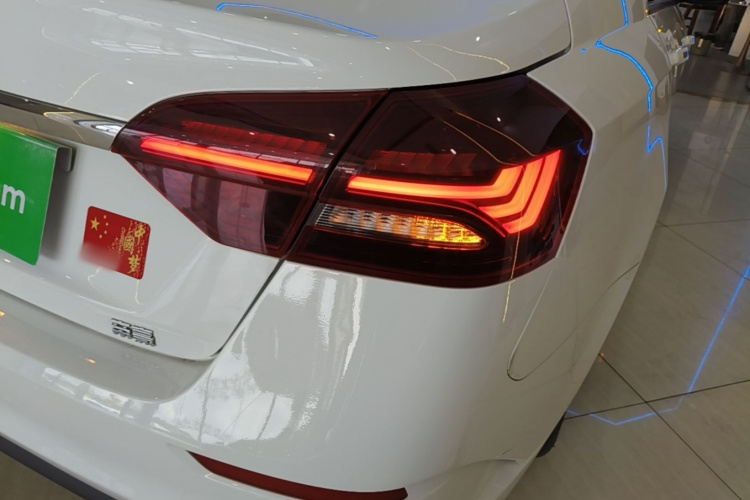 GEELY Emgrand 2022 car image #8