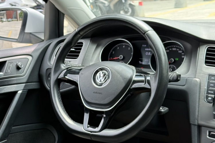 Volkswagen Golf 2015 car image #17