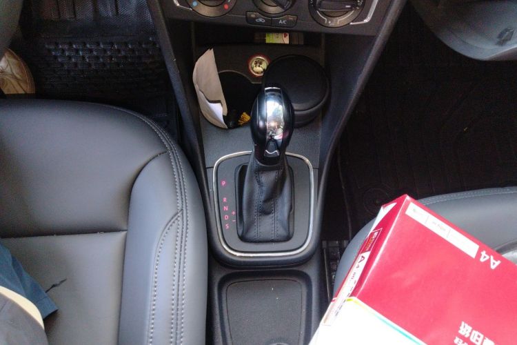 Volkswagen Polo 2015 #14 Volkswagen Polo 2015 car image #14