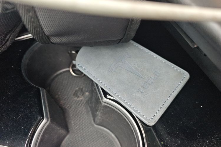 Tesla Model 3 2020 car image #9