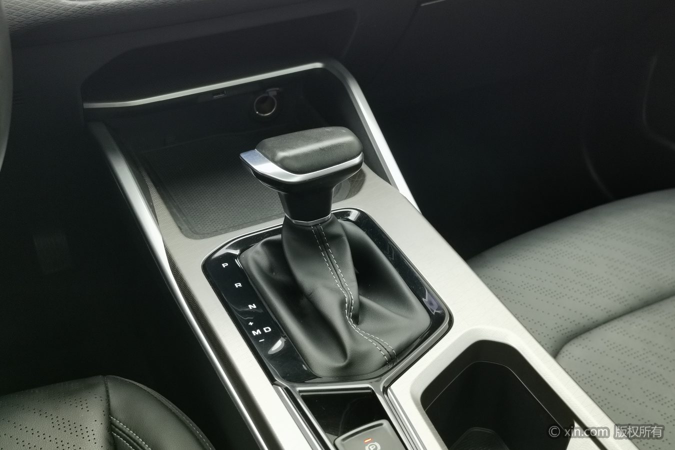 GEELY Emgrand 2024 car image #14