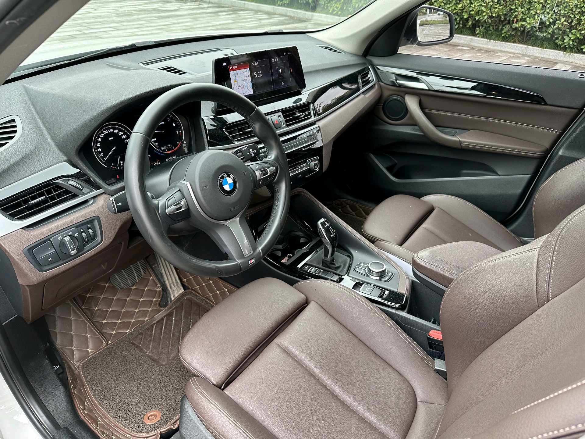 2019 car image #3