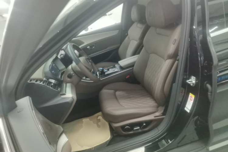 BYD Han 2024 car image #15