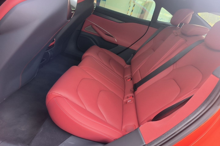 MI SU7 2025 car image #17