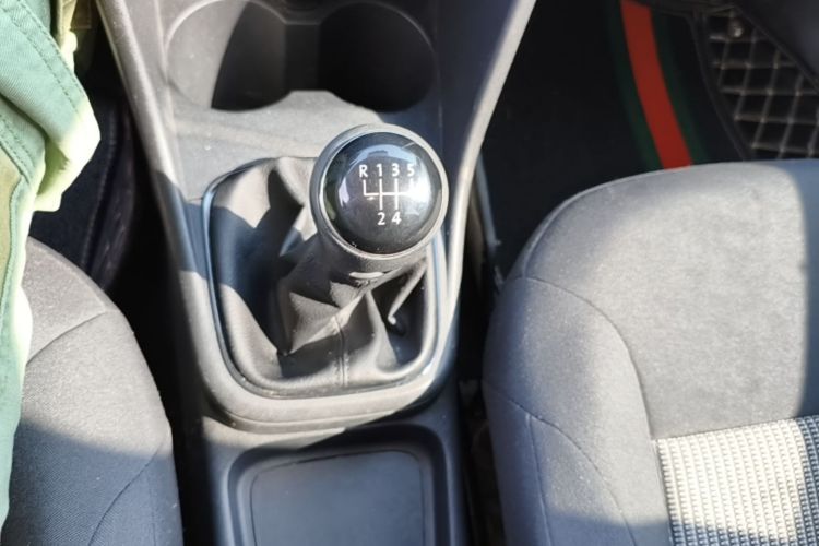 Volkswagen Polo 2017 car image #18