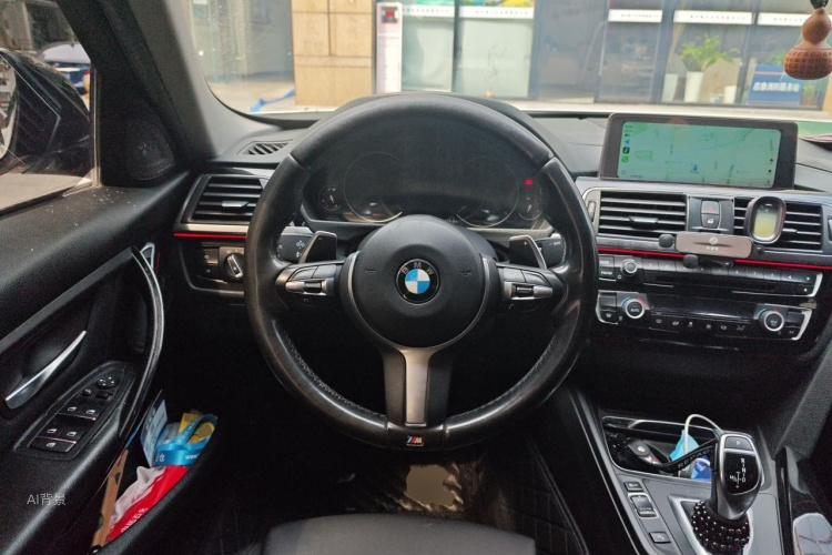 BMW 3 Series 2018 car image #12