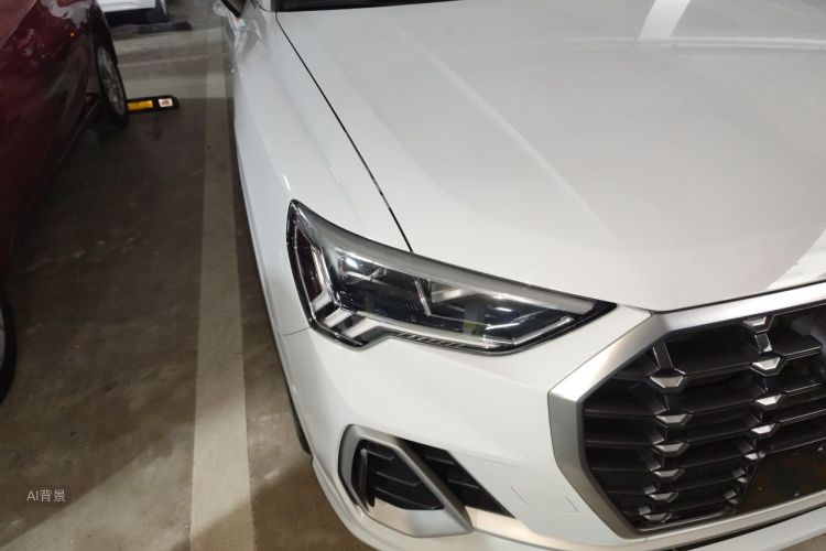 Audi Q3 2021 car image #8