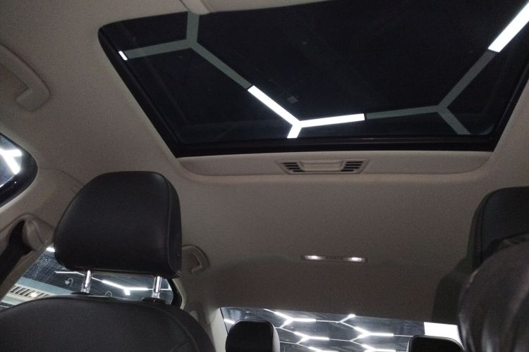 Volkswagen Passat 2024 car image #18