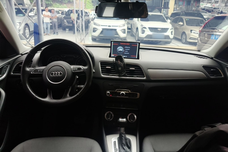 Audi Q3 2015 #10 Audi Q3 2015 صورة سيارة #10