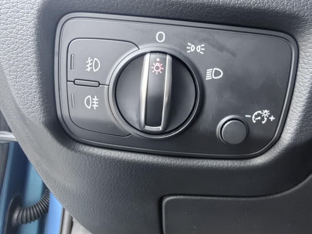 Audi A3 2016 car image #23