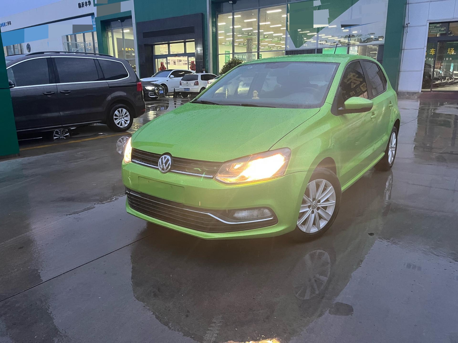 Volkswagen Polo 2014 Volkswagen Polo 2014 car image