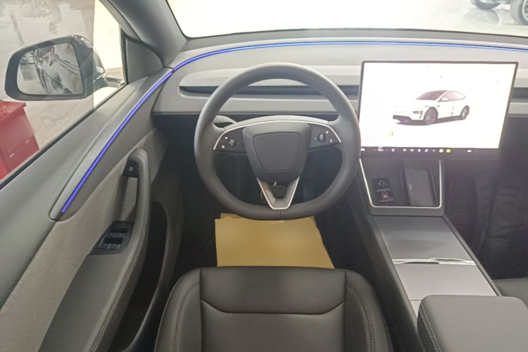 Tesla Model Y 2026 #11 Tesla Model Y 2026 car image #11