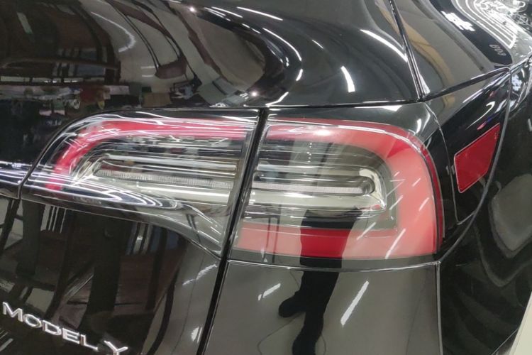 Tesla Model Y 2023 #8 Tesla Model Y 2023 car image #8