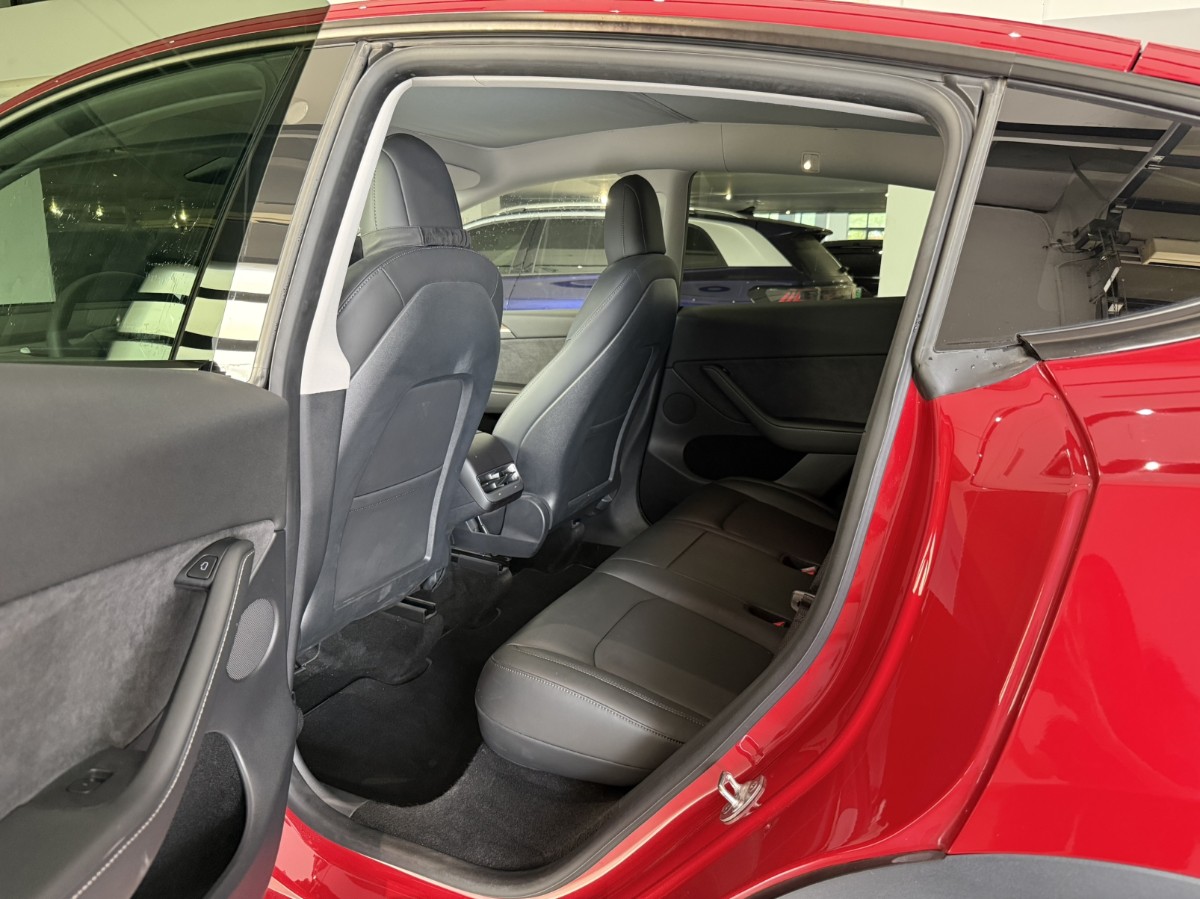 Tesla Model Y 2021 #4 Tesla Model Y 2021 car image #4