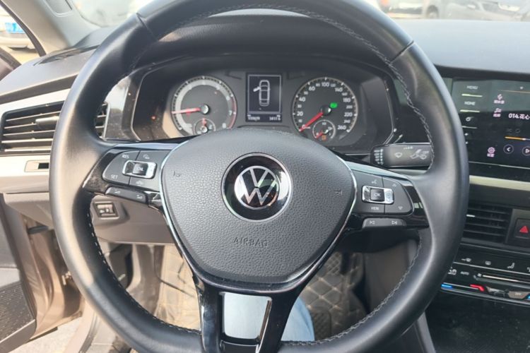 Volkswagen Bora 2021 car image #15